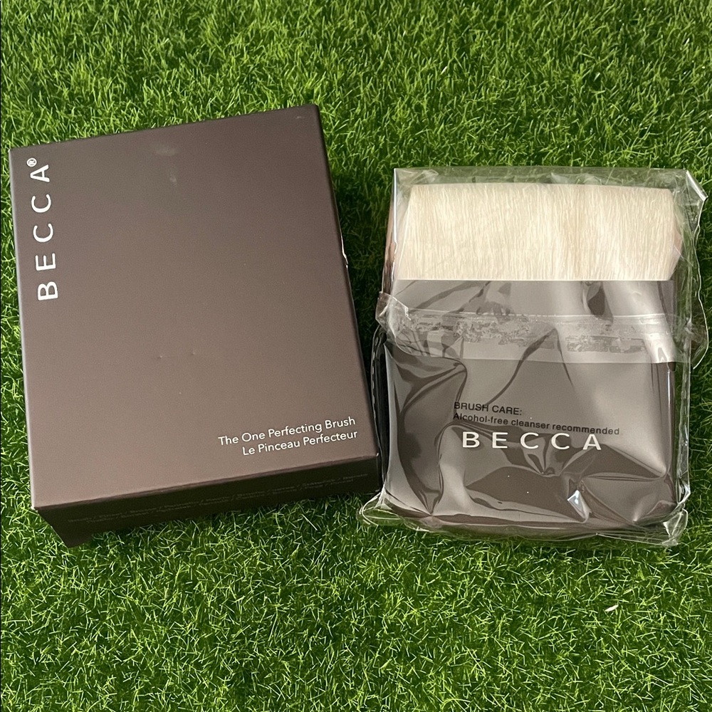 🆕 Becca The One Perfecting Brush